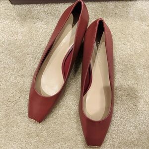 Brand New CHARLES & KEITH Faux Leather Chrome Tip Pumps High Heel Size 37 Prune
